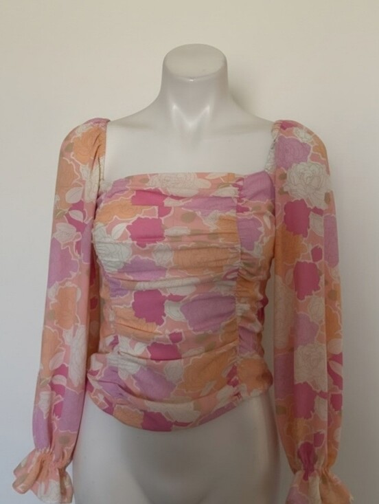 Rose & Olive Tops - Rose+Olive Floral Ruched Blouse Size Small